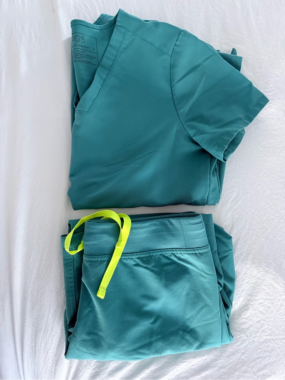Figs Teal Scrub Top and Pants with Neon  Drawstring | Small Petite